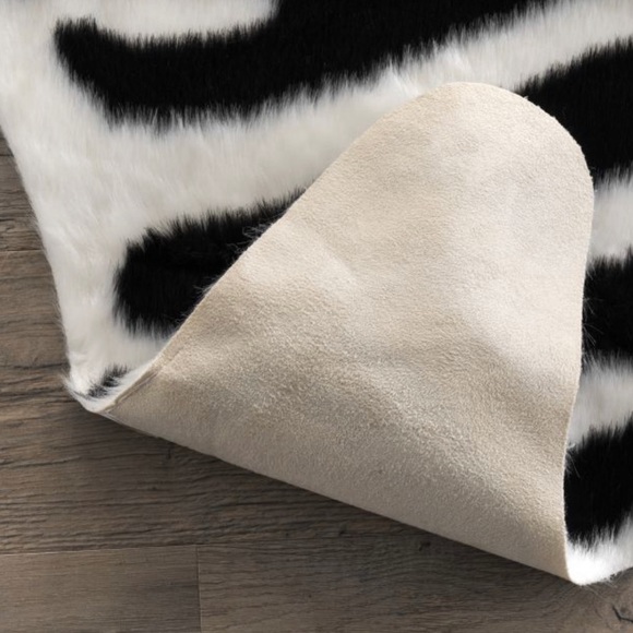 NuLoom Clara Faux Zebra Fur Washable Area Rug 6x8 - Picture 4 of 10